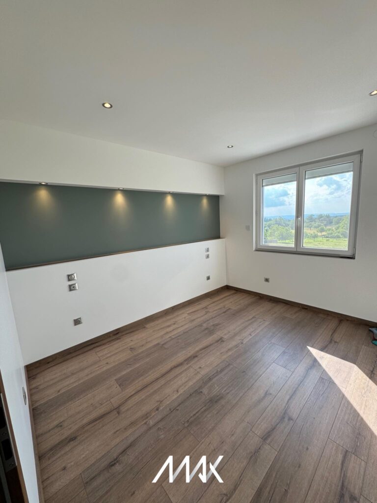 Aménager un Bureau à Domicile à Grand-Charmont : Guide Pratique