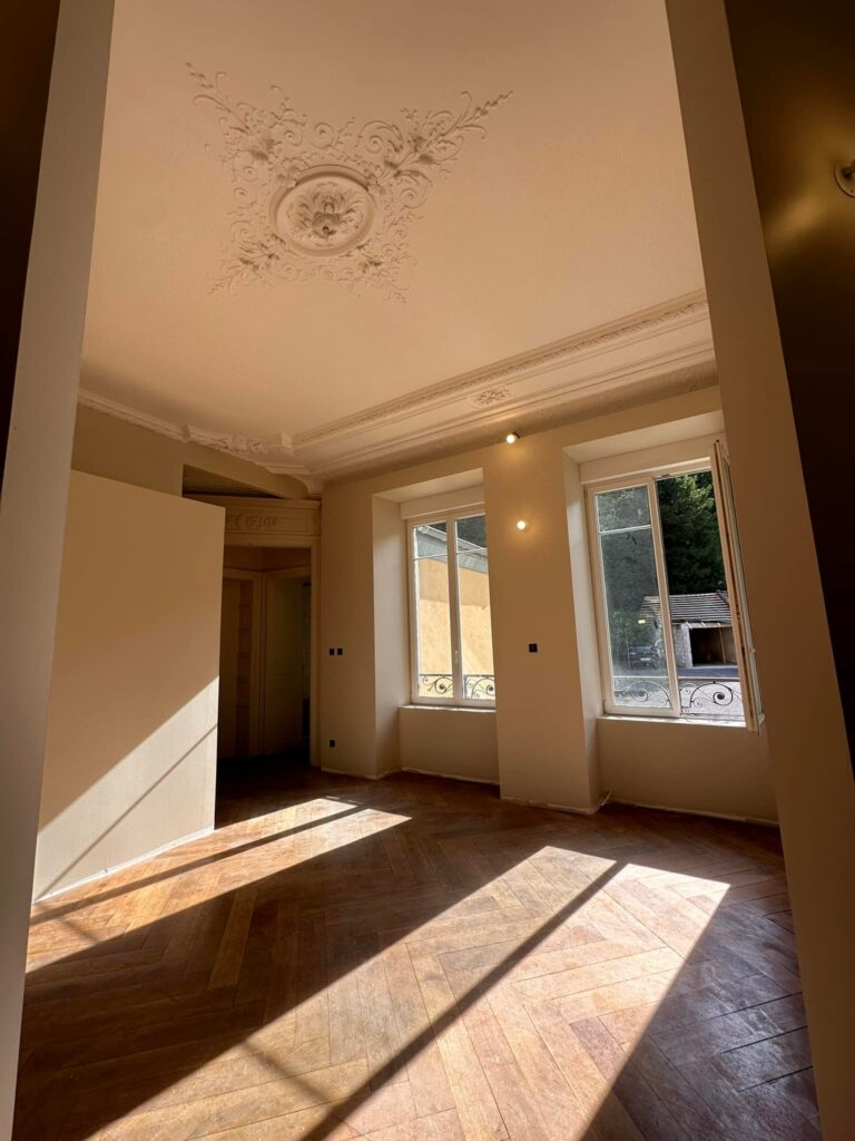 Rénover son Appartement Ancien à Montbéliard : Par Où Commencer ?